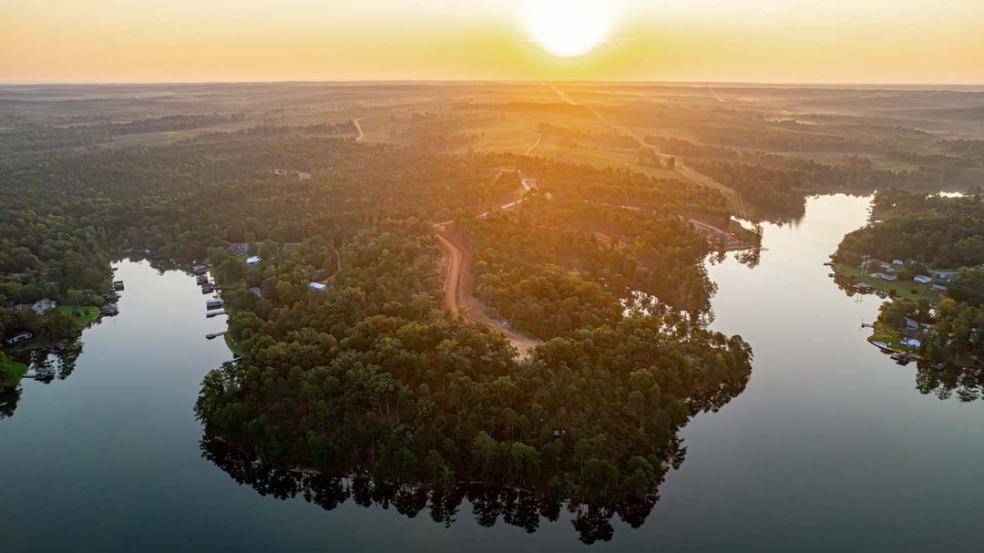 The Peninsula at Bois D'Arc Lake The Newest Lake in Texas...